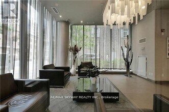 126 Simcoe St in Toronto, ON - Building Photo - Building Photo