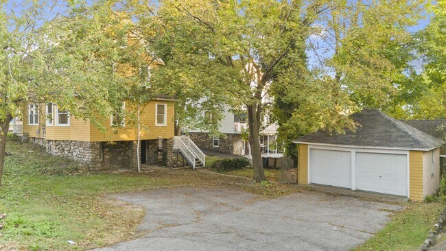 1148 Hope St in Stamford, CT - Building Photo - Building Photo