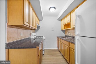 6935 N 15th St in Philadelphia, PA - Building Photo - Building Photo