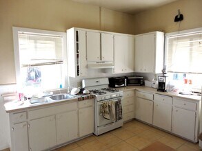 805 Rio Chico Way in Chico, CA - Building Photo - Building Photo