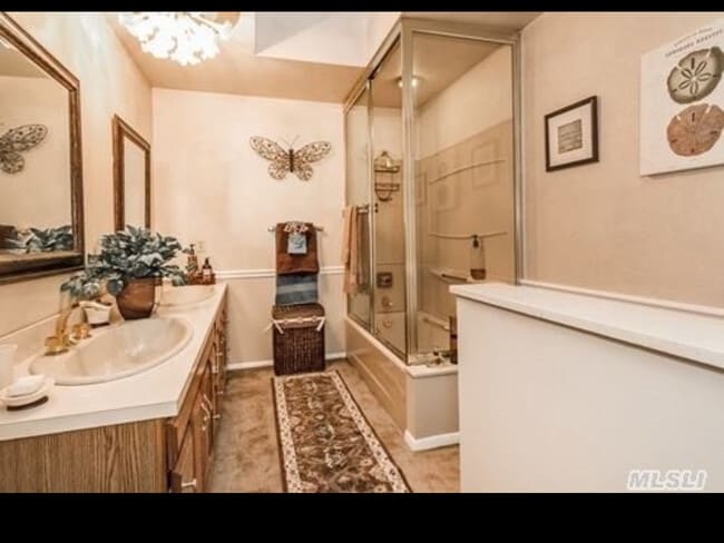 74 Overton St in Freeport, NY - Building Photo - Building Photo