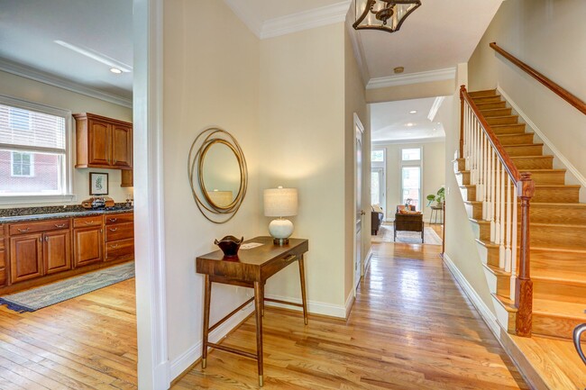 property at 1919 E Broad St