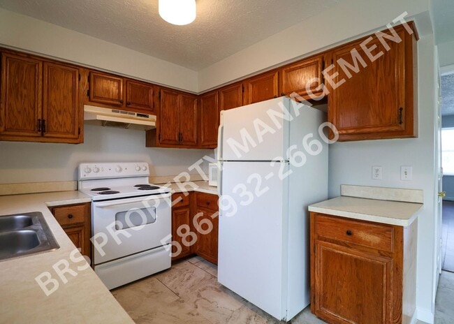 4390 Auburn Rd in Shelby Township, MI - Building Photo - Building Photo