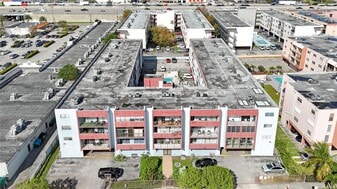 6070 W 19th Ave in Hialeah, FL - Building Photo