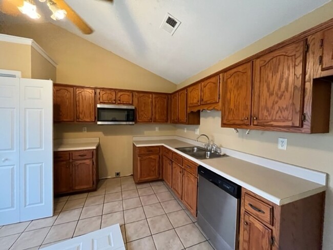 9059 Triple Crown Loop W in Southaven, MS - Building Photo - Building Photo