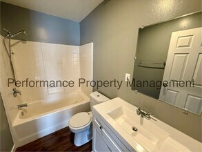 326 Beardsley Ave in Bakersfield, CA - Building Photo - Building Photo