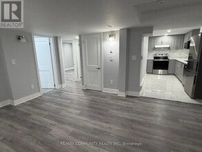 224 Fleetwood Dr in Oshawa, ON - Building Photo - Building Photo