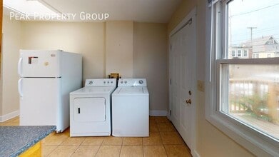 1373 Indianola Ave in Columbus, OH - Building Photo - Building Photo