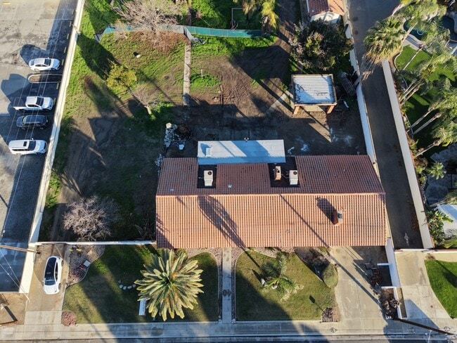 5 -Bedroom Home for Rent in Desirable Southwest Bakersfield in Bakersfield, CA - Building Photo - Building Photo