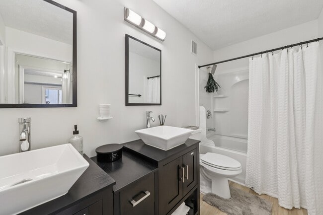 2209 Hunters Run Dr in Reston, VA - Building Photo - Building Photo