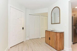 1605 S US Hwy 1, Unit E103 in Jupiter, FL - Building Photo - Building Photo