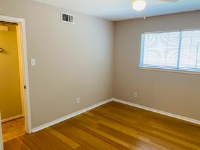 1414 Castle Ct in Houston, TX - Building Photo - Building Photo