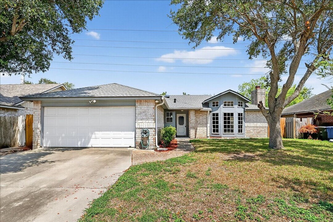 6826 Holiday Ln in Corpus Christi, TX - Building Photo