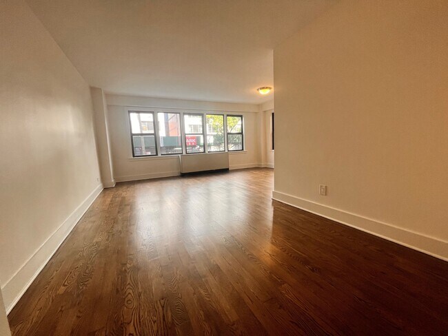 220 E 63rd St in New York, NY - Building Photo - Building Photo