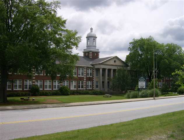 Greenwood High Apartments in Greenwood, SC - Building Photo - Building Photo