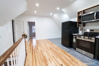 55 Channing St in New London, CT - Building Photo - Building Photo