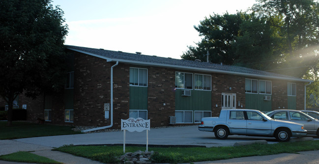 3700 25th St in Moline, IL - Foto de edificio - Building Photo