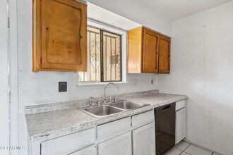 3021 E Glen Dr in El Paso, TX - Building Photo - Building Photo