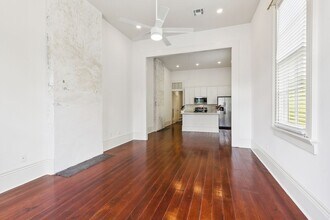 2120 S Liberty St in New Orleans, LA - Building Photo - Building Photo