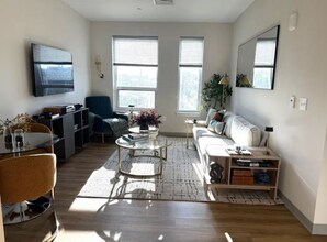 957 Tremont St, Unit R1 in Boston, MA - Foto de edificio - Building Photo