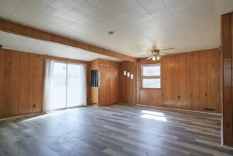 17069 IN-23 in South Bend, IN - Building Photo - Building Photo