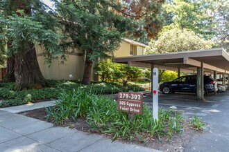 Cypress Point Lakes in Mountain View, CA - Building Photo - Building Photo