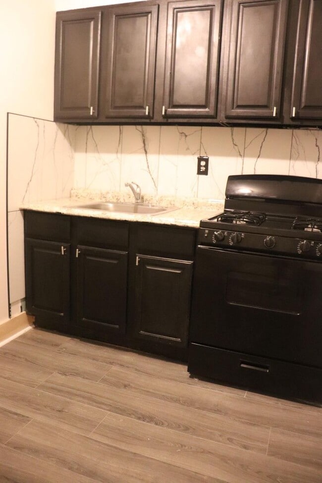 property at 28 Beechwood Pl