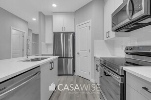 11929-11125 125 St NW in Edmonton, AB - Building Photo