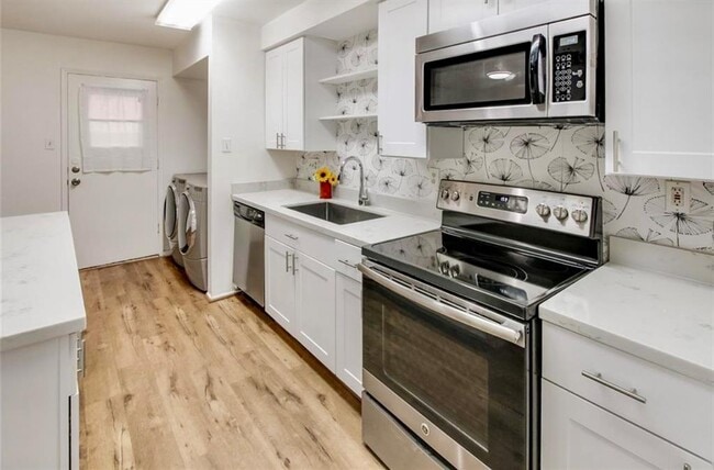 9303 Hammerly Blvd in Houston, TX - Building Photo - Building Photo