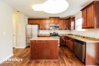 1635 Haddington Point Dr in Kernersville, NC - Foto de edificio - Building Photo