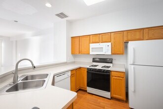 2877 Stonewater Dr in Naperville, IL - Building Photo - Building Photo