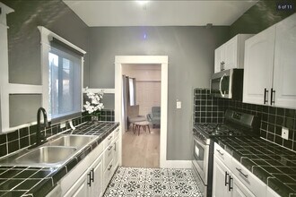 3109 Raymond Ave, Unit apt 3109 in Los Angeles, CA - Foto de edificio - Building Photo