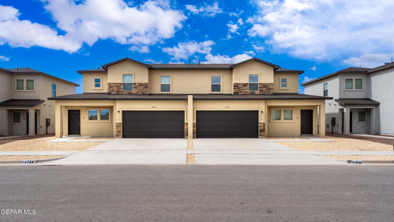 11472 Van Nuys Dr in Socorro, TX - Building Photo