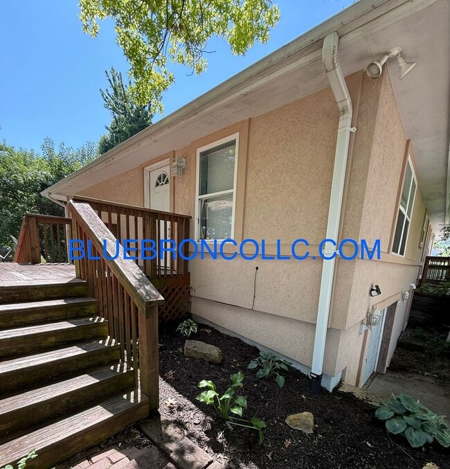 property at 101 SE Summit Ave
