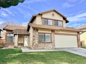 43241 32nd St W in Lancaster, CA - Building Photo - Building Photo