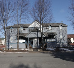 Kings Point Apartments in Schenectady, NY - Foto de edificio - Building Photo