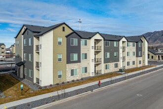 Altura Apartments in Logan, UT - Foto de edificio - Building Photo