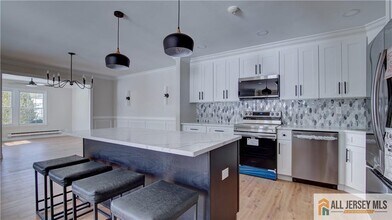 16A Alexander Hamilton Ct in Monroe Township, NJ - Building Photo - Building Photo