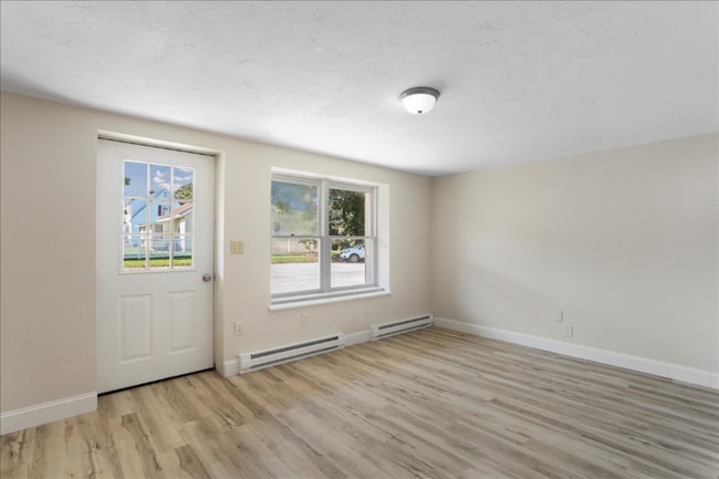 185 N Main St, Unit 4 in Biglerville, PA - Foto de edificio - Building Photo