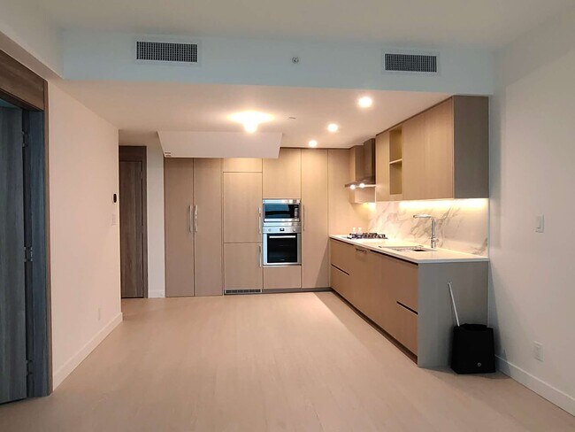 13768-13100 100 Ave in Surrey, BC - Building Photo - Building Photo