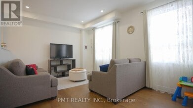 7155 Magistrate Terrace in Mississauga, ON - Building Photo - Building Photo