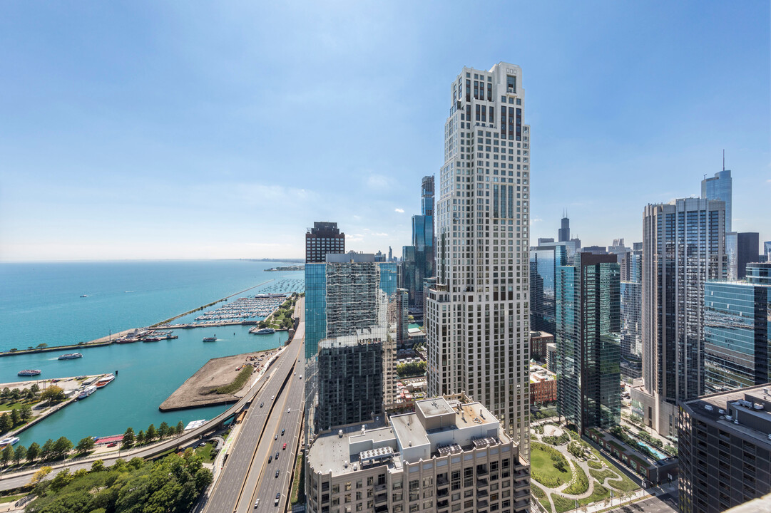 One Bennett Park in Chicago, IL - Foto de edificio