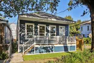 1938 Elysian Fields Ave in New Orleans, LA - Building Photo