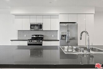 11818 Dorothy St in Los Angeles, CA - Building Photo - Building Photo
