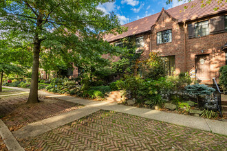 Forest Hill Gardens in Forest Hills, NY - Building Photo - Building Photo