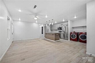 731 Erika Ave in Fayetteville, AR - Building Photo - Building Photo