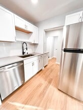 178 Pleasant St in Claremont, NH - Building Photo - Building Photo