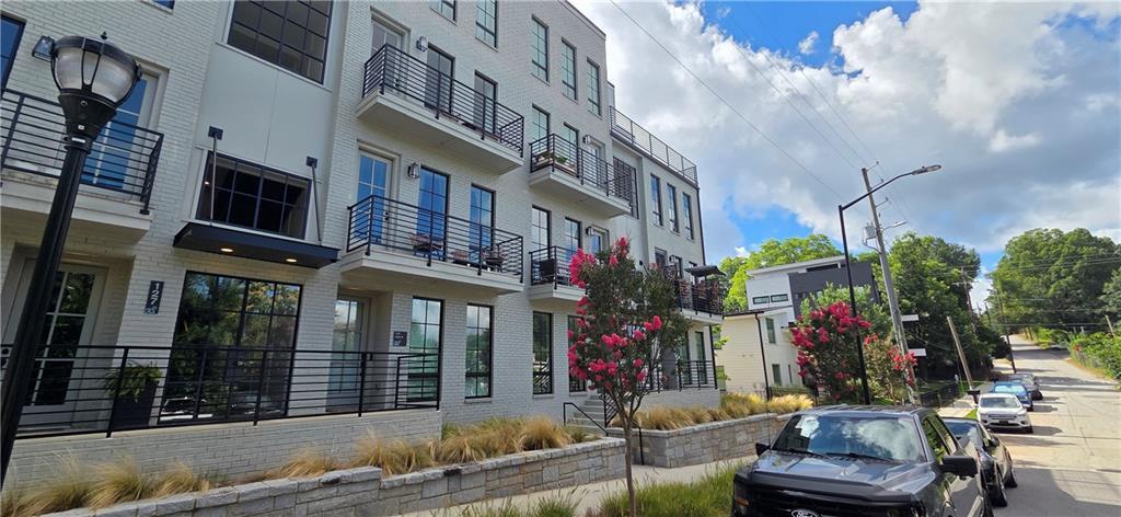 129 Bert Ln SE in Atlanta, GA - Building Photo
