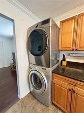 502 Denson Dr in Austin, TX - Building Photo - Building Photo