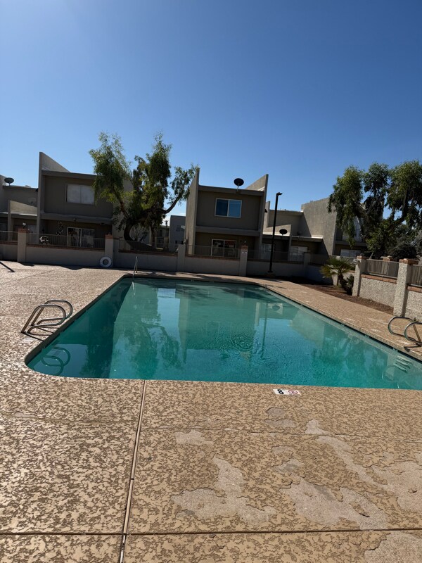 2826 E Marconi Ave in Phoenix, AZ - Foto de edificio - Building Photo